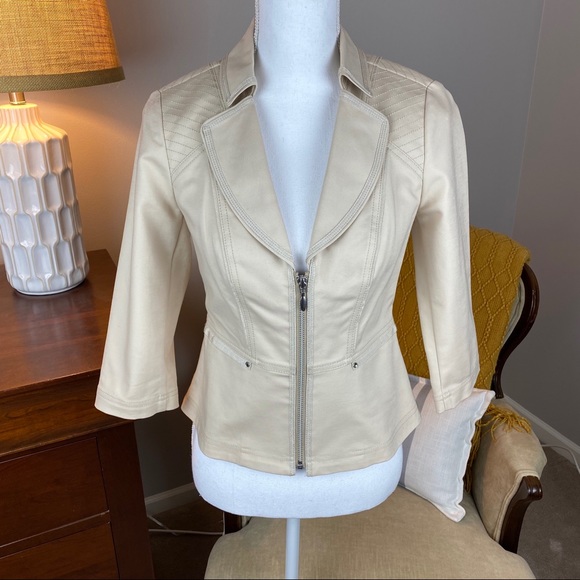 White House Black Market Jackets & Blazers - WHITE HOUSE BLACK MARKET FITTED ZIPPER JACKET